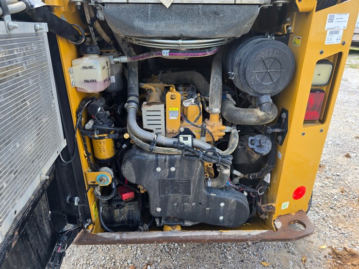 2020-caterpillar-259d3-image-58