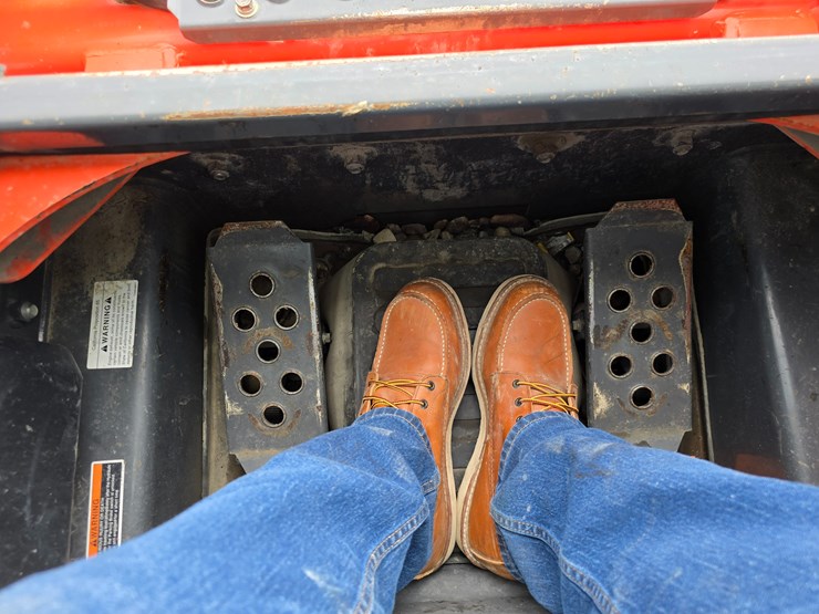 2019-kubota-ssv75-image-56