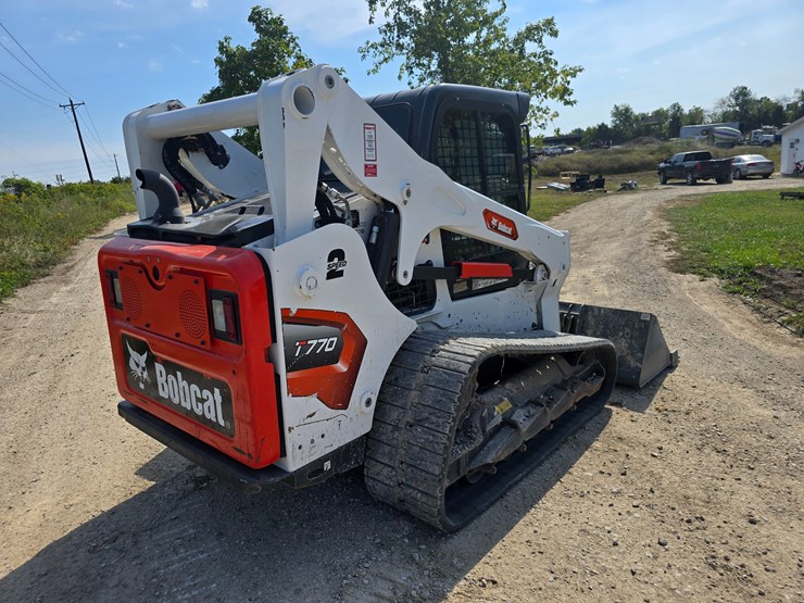 2024-bobcat-t770-image-22