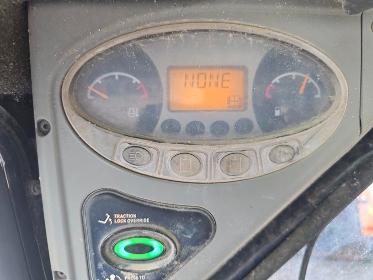 2012-bobcat-t180-image-71