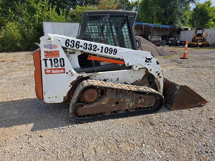 2012-bobcat-t180-image-20