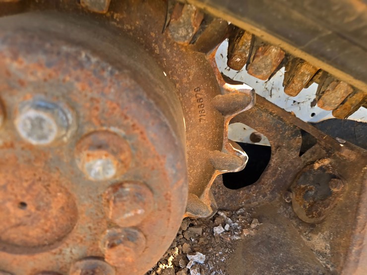 2013-bobcat-t590-image-41