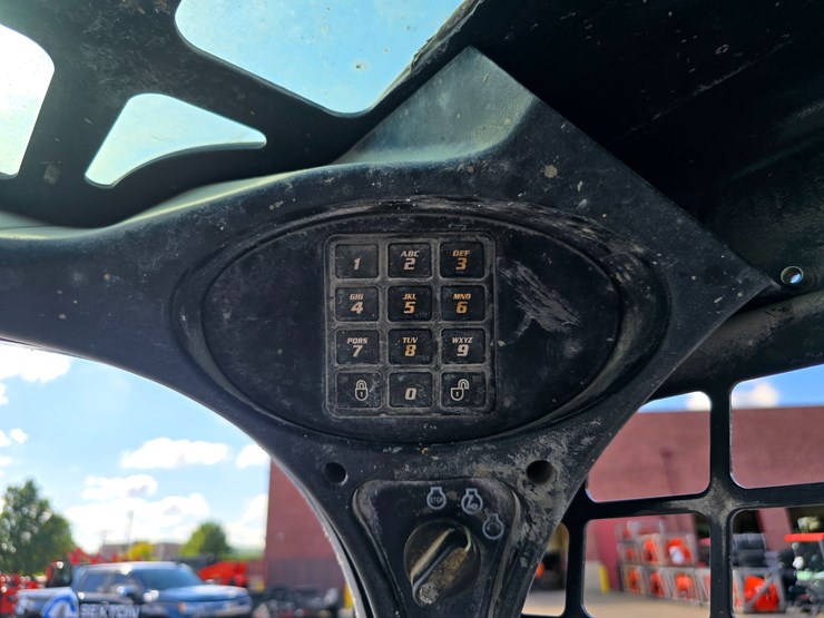 2017-bobcat-t550-image-51