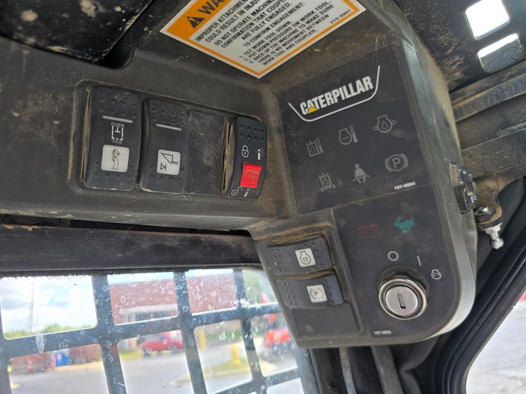 caterpillar-236-image-16