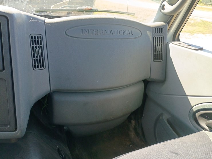 2005-international-8600-image-40