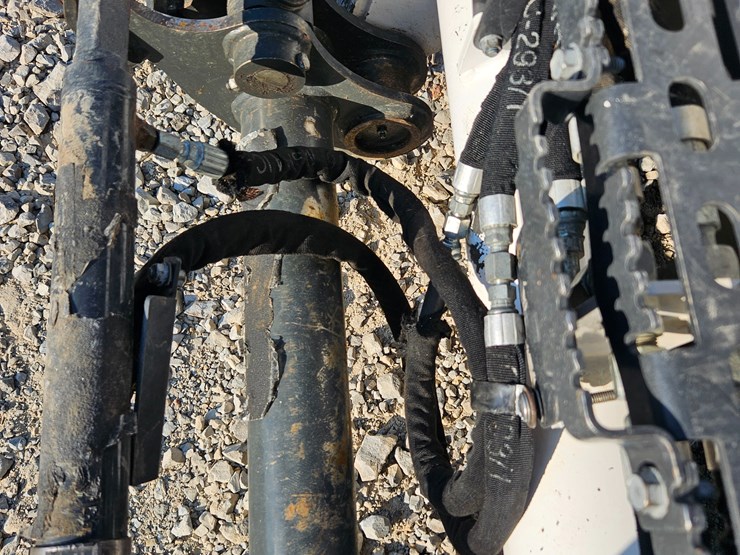 2022-bobcat-t770-image-62