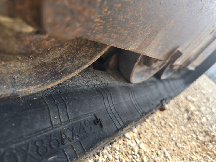 2012-bobcat-t180-image-37