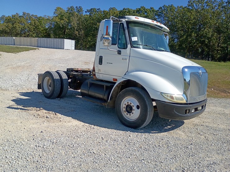 2005-international-8600-image-15