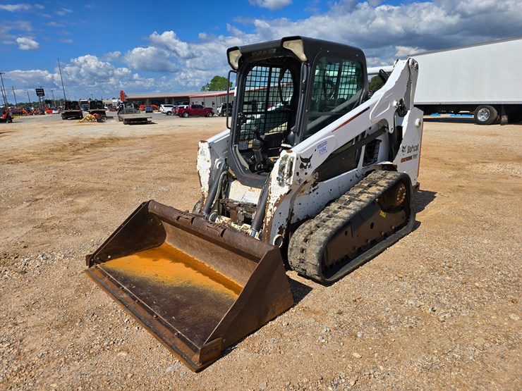 2013-bobcat-t590-image-2