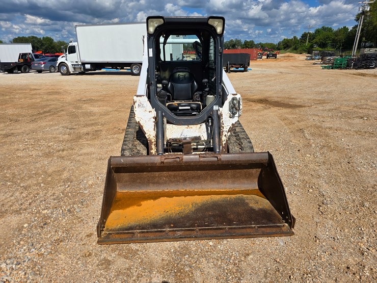 2013-bobcat-t590-image-28