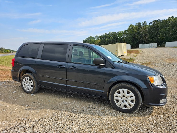 2014-dodge-grand-caravan-image-19