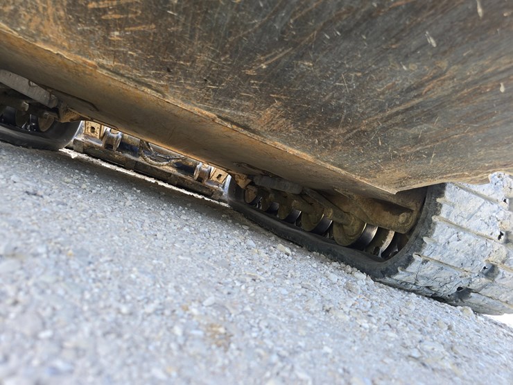 2024-bobcat-t770-image-46