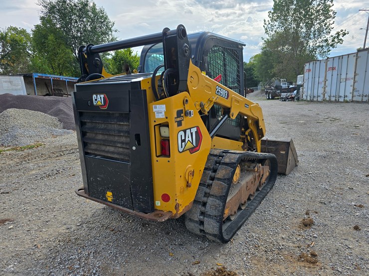 2020-caterpillar-259d3-image-19