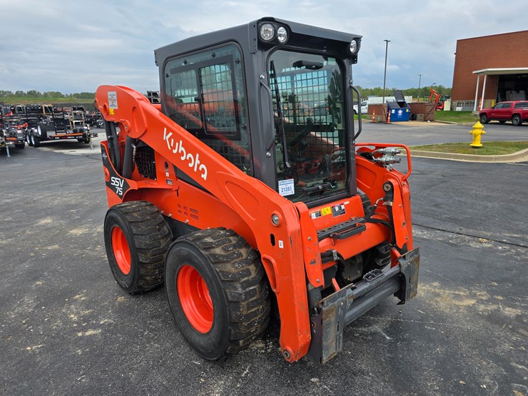 2023-kubota-ssv75-image-28