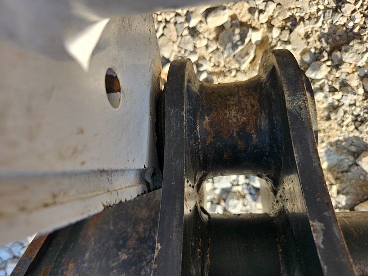 2022-bobcat-t770-image-54