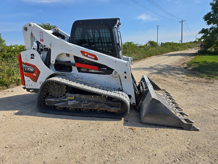 2024-bobcat-t770-image-27