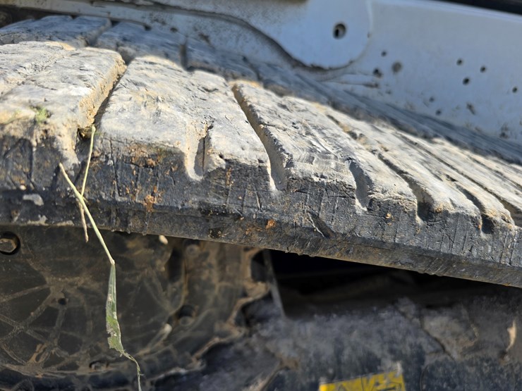 2024-bobcat-t770-image-42