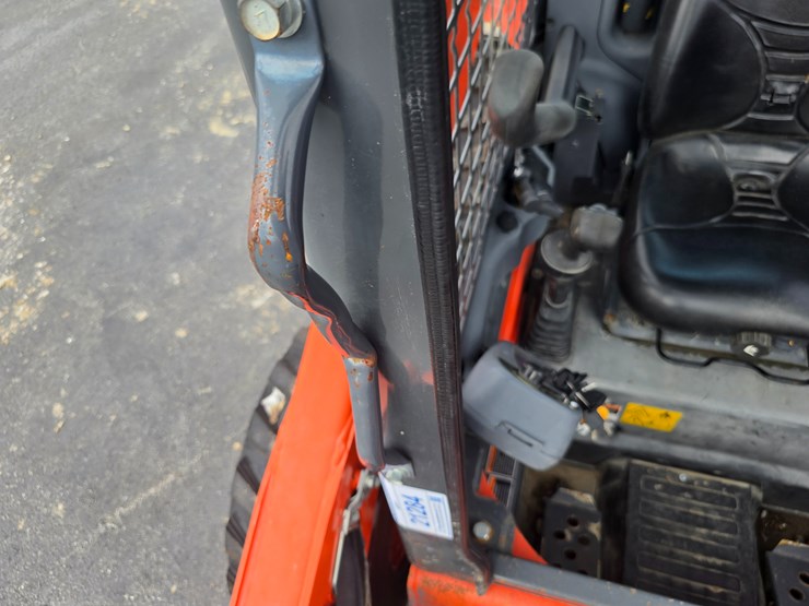 2019-kubota-ssv75-image-56