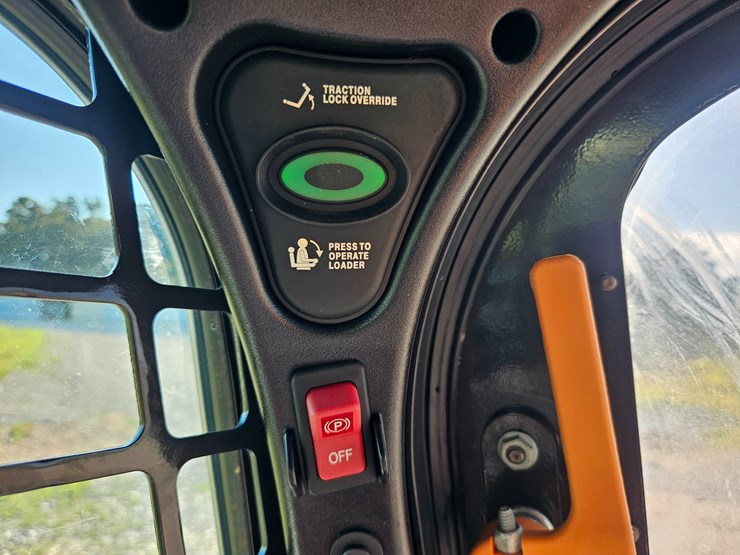 2022-bobcat-t770-image-43