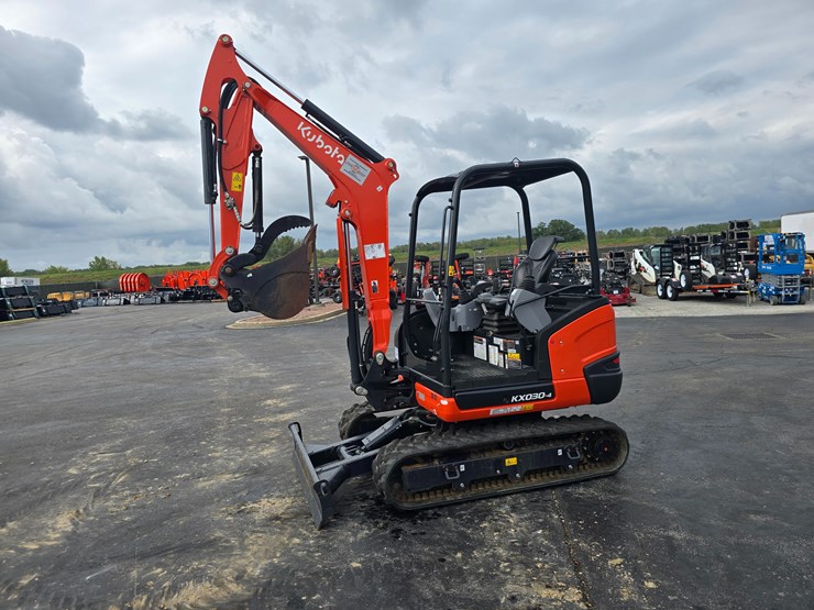 2023-kubota-kx030-4-image-4