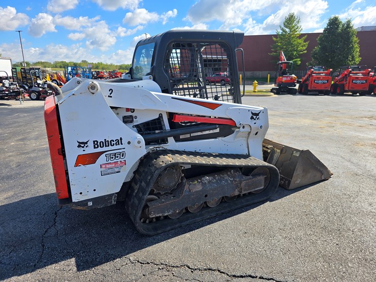 2017-bobcat-t550-image-13