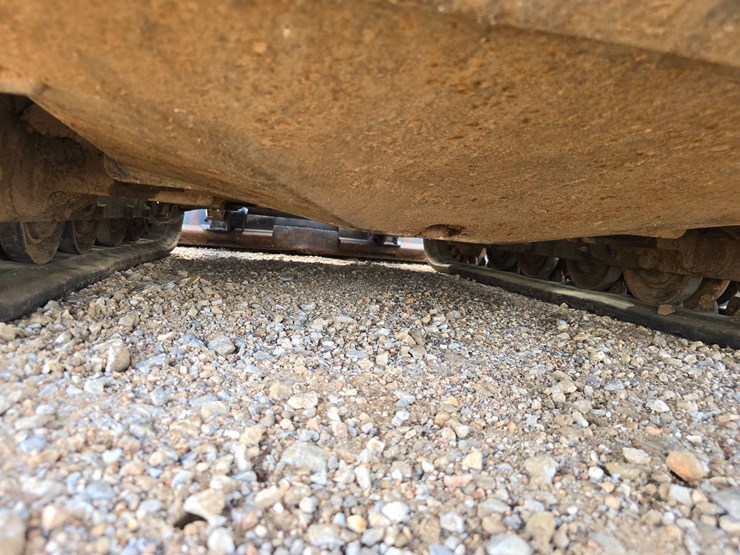 2013-bobcat-t590-image-44