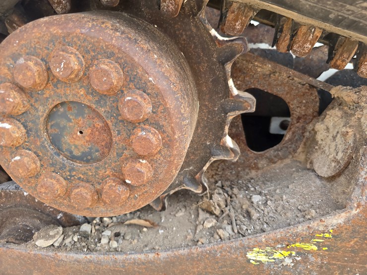 2012-bobcat-t180-image-36