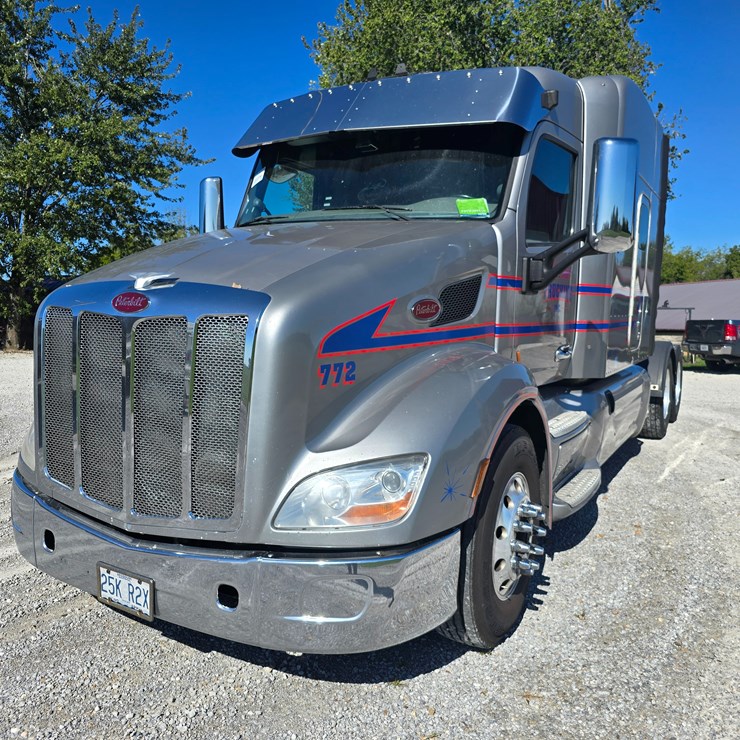 2015 PETERBILT 579