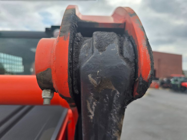 2019-kubota-ssv75-image-37