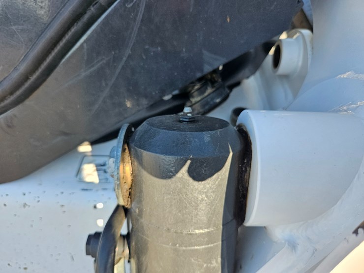 2022-bobcat-t770-image-57