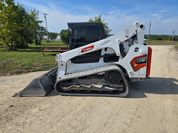 2024-bobcat-t770-image-9