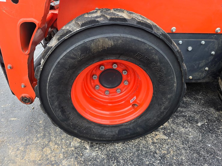 2023-kubota-ssv75-image-38