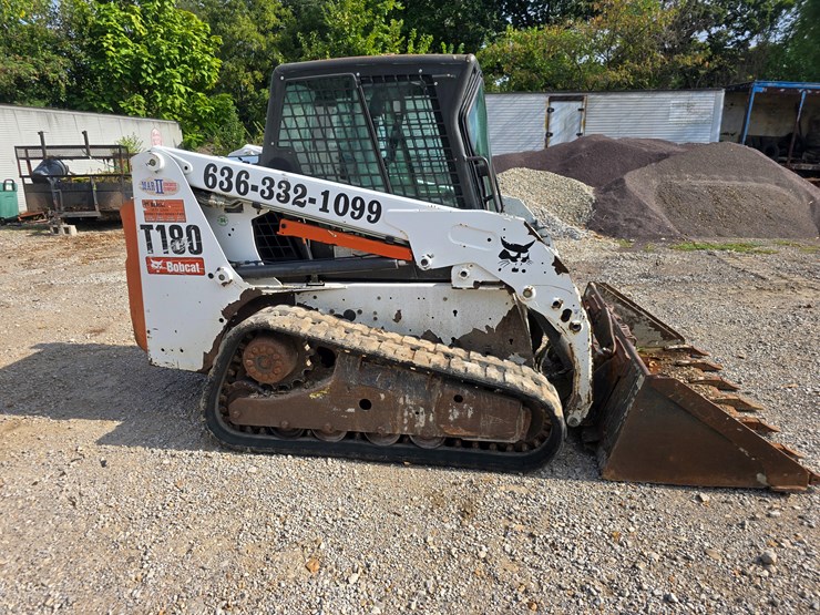 2012-bobcat-t180-image-21