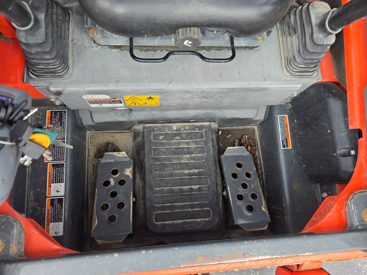 2019-kubota-ssv75-image-58
