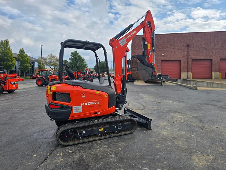 2023-kubota-kx030-4-image-15