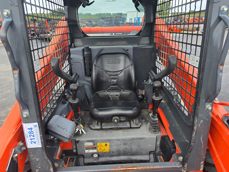 2019-kubota-ssv75-image-55