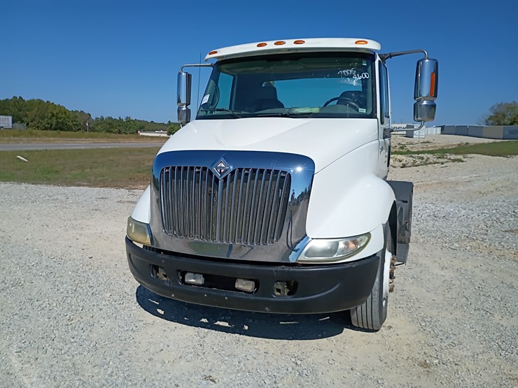 2005-international-8600-image-19