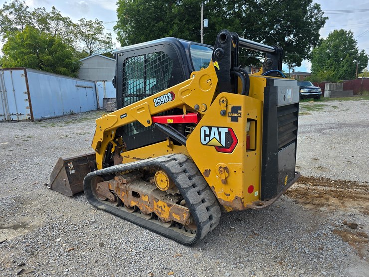 2020-caterpillar-259d3-image-12