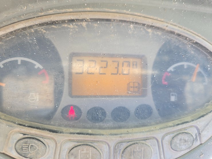 2012-bobcat-t180-image-66