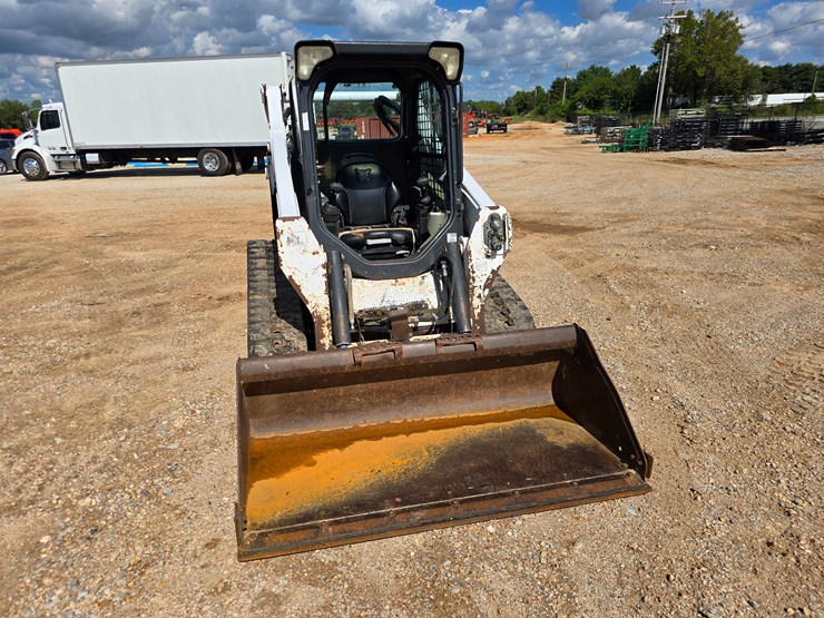 2013-bobcat-t590-image-27