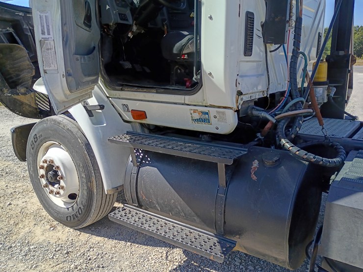 2005-international-8600-image-36