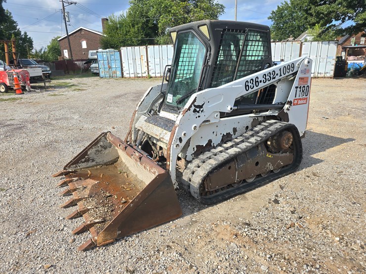2012-bobcat-t180-image-4