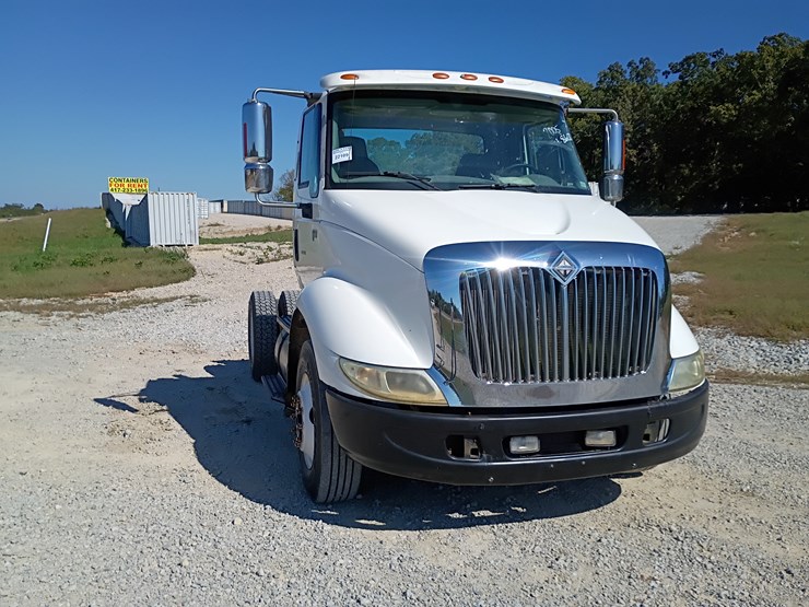 2005-international-8600-image-17