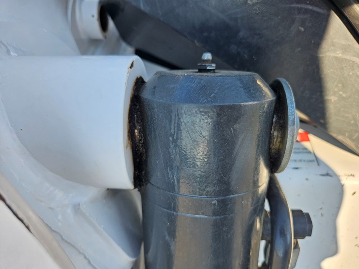 2022-bobcat-t770-image-56