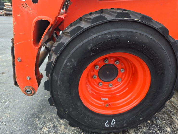 2019-kubota-ssv75-image-33