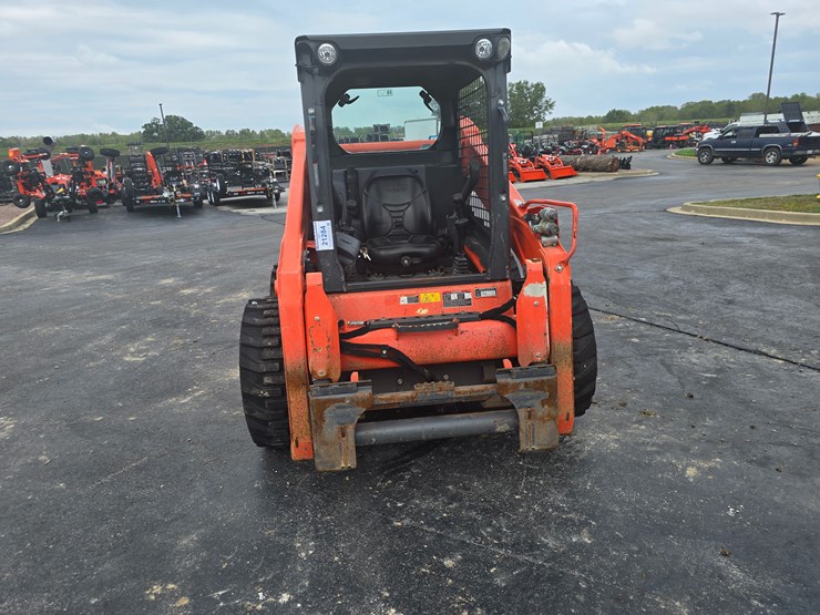 2019-kubota-ssv75-image-23