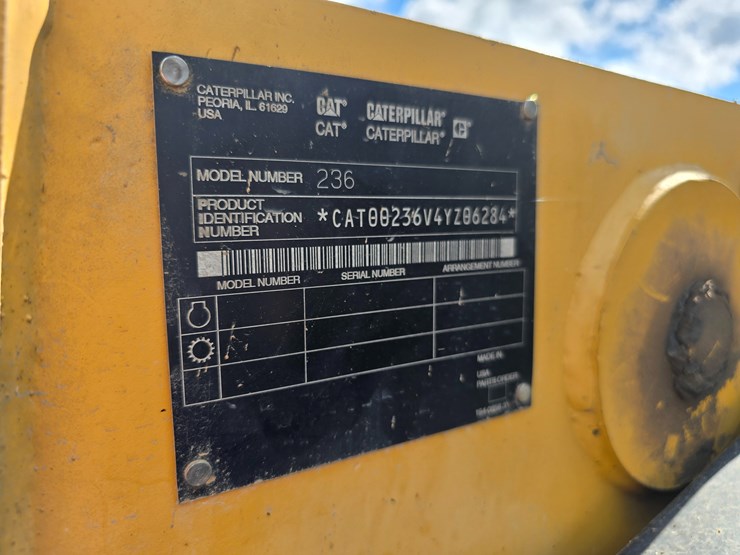 caterpillar-236-image-9