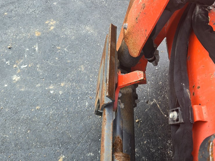 2019-kubota-ssv75-image-25