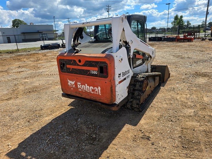 2013-bobcat-t590-image-15
