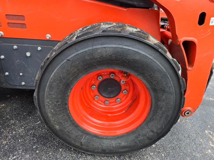 2023-kubota-ssv75-image-36